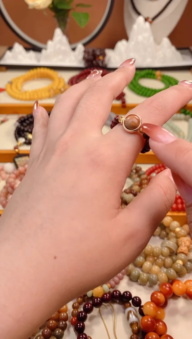 【闪购商品】库克吊坠檀木戒指