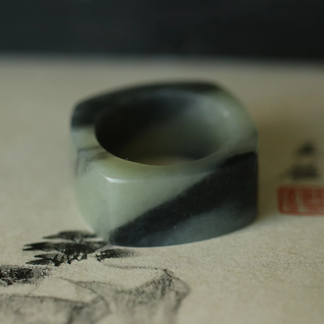 庭硕 和田玉青花方扳指水墨山水一般油润24mm圈口外围37mm19.19克