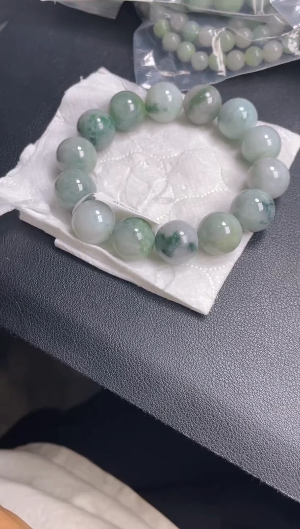 定制翡翠未镶嵌珠串