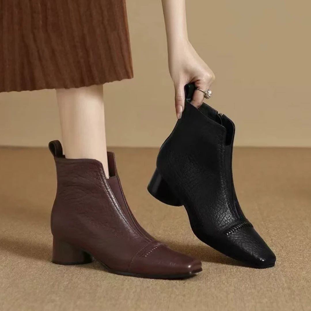 【品牌力荐】秋冬新款高级舒适设计感气质女靴羊20392