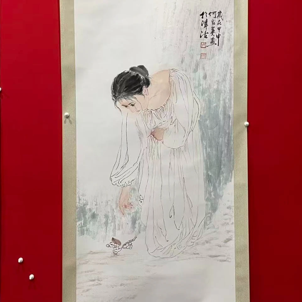 馆藏卷轴-白衣女子-弯腰拾花-HJY-嘉福书画院