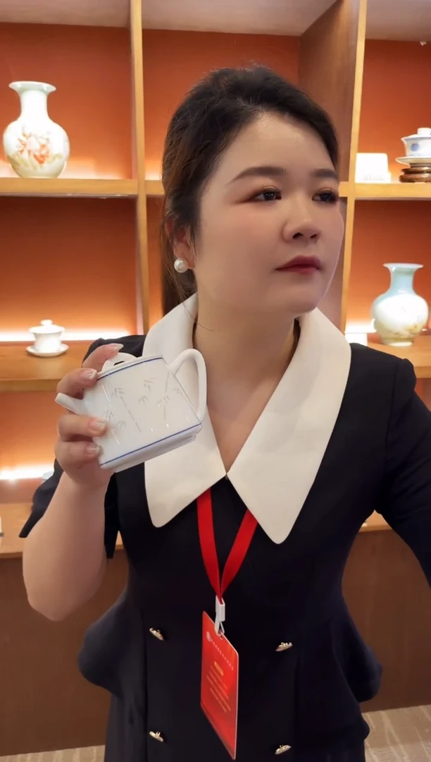 摆件景德镇陶瓷玲珑壶（竹子）