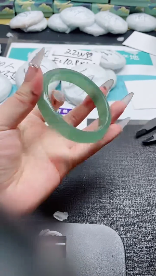 未镶嵌手镯石英质玉259-59