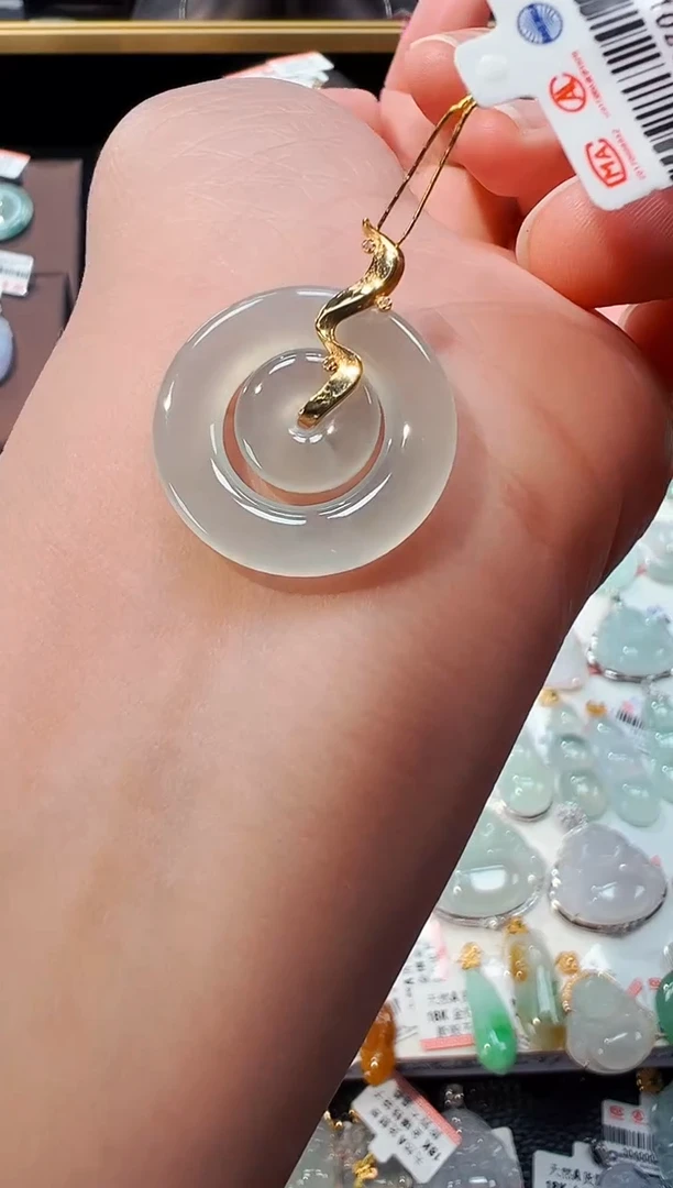 【闪购商品】翡翠吊坠(不含链)18K金镶嵌甜甜圈吊坠1150