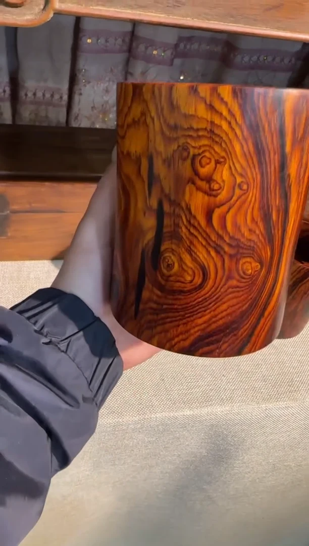 【闪购商品】木黄花梨      笔筒     工艺品