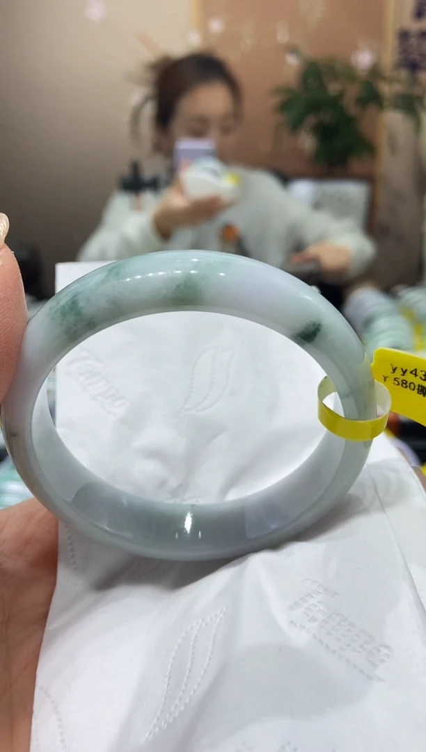 【闪购商品】翡翠手镯未镶嵌59.5圈口