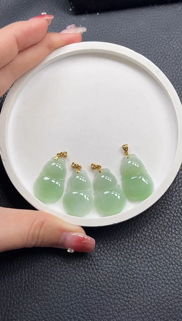 【闪购商品】翡翠颈饰18K金镶嵌K505-816葫芦多样性发1件