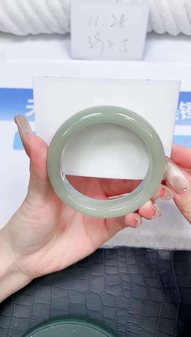 石英质玉手镯未镶嵌9-58