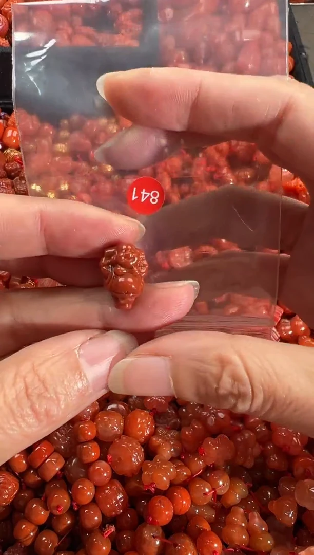【闪购商品】南红玛瑙颈饰未镶嵌1