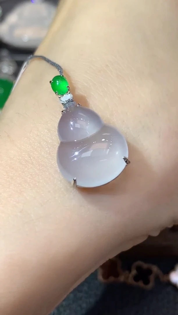 吊坠(不含链)18K金镶嵌翡翠C68