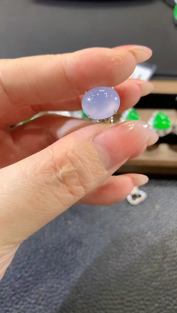 18K金镶嵌戒指翡翠D61 紫货有一定色差