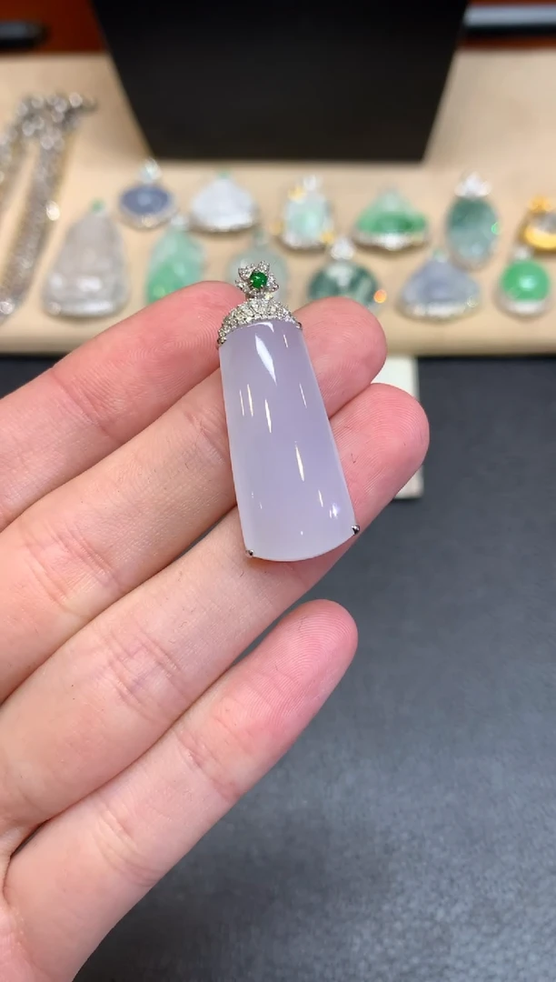 【闪购商品】翡翠颈饰18K金镶嵌无事牌【无服务费】