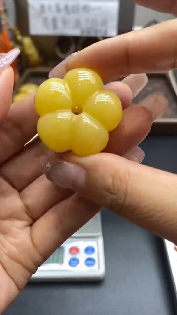 琥珀未镶嵌珠宝奇石415