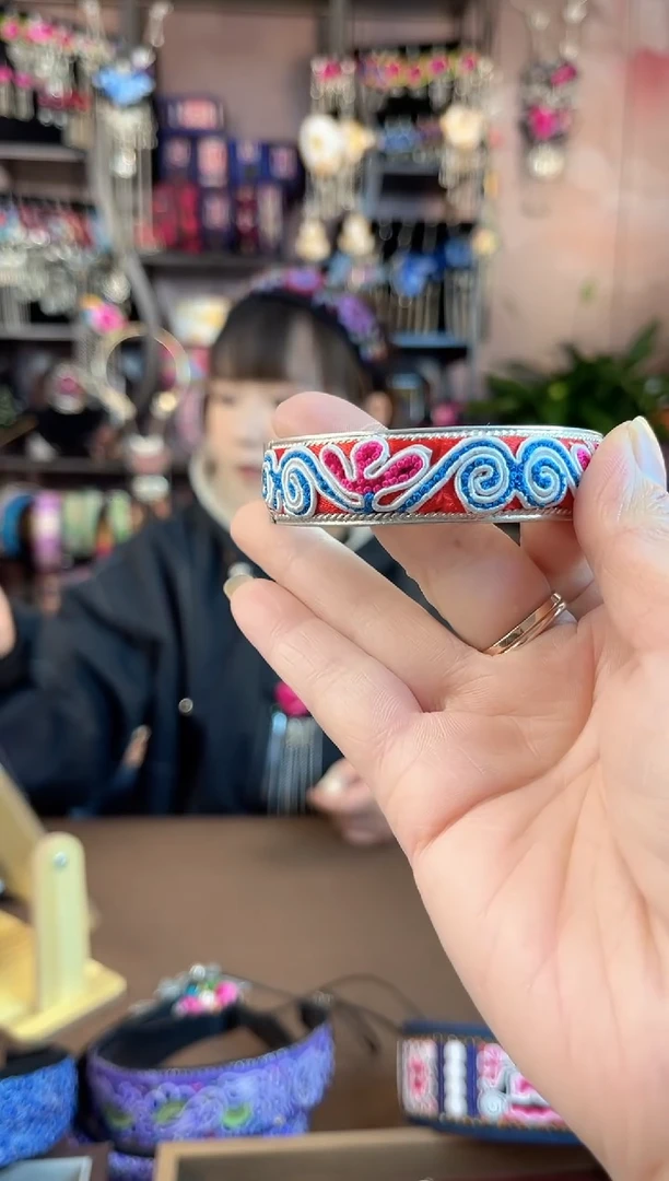 织绣民族风手工非遗老绣饰品402