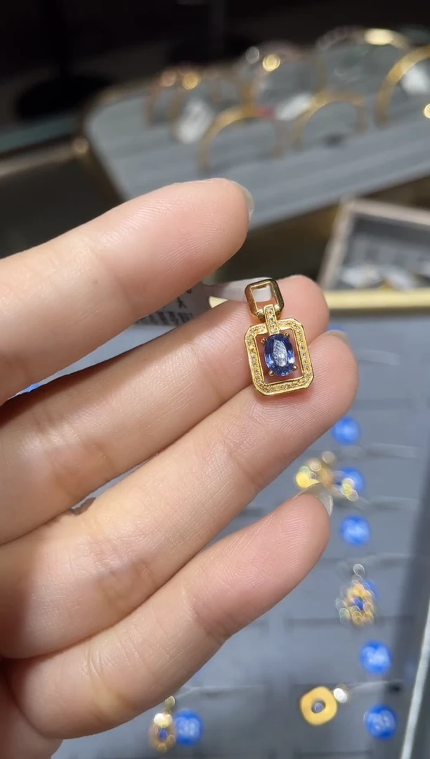 吊坠(不含链)蓝宝石18K金镶嵌1