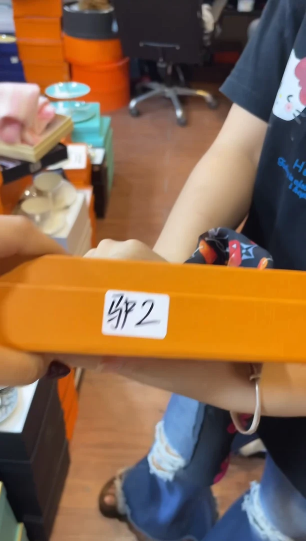 杯鸿辉家品牌瓷器，京东包邮！丝巾