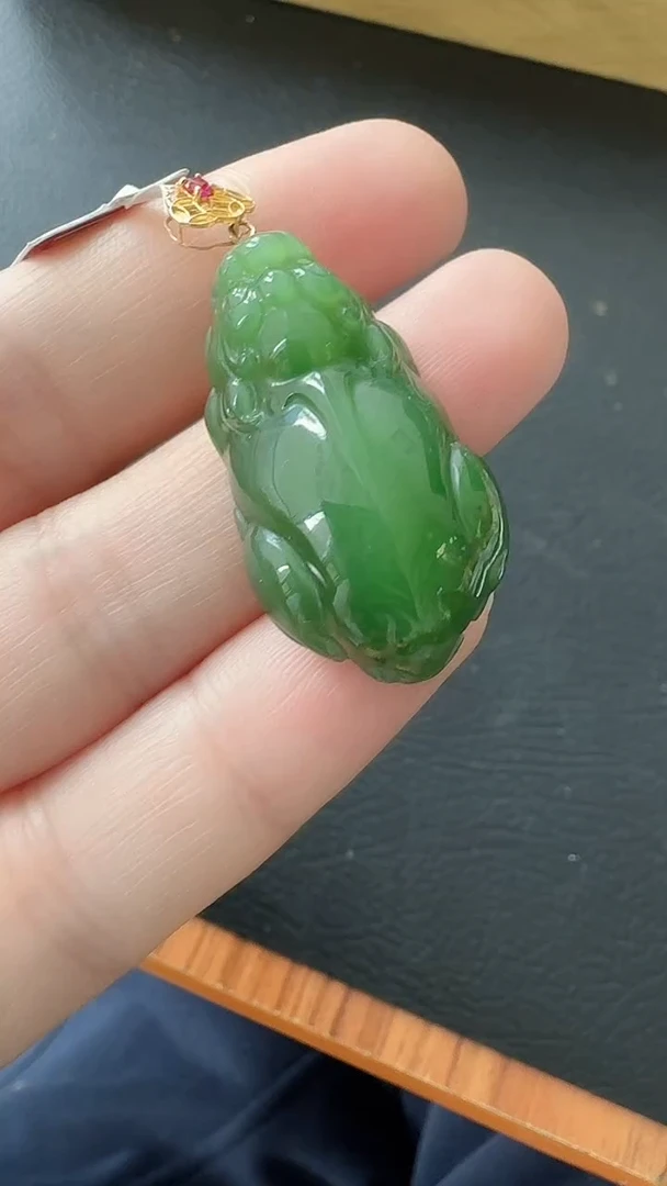 颈饰18K金镶嵌和田玉荣倩