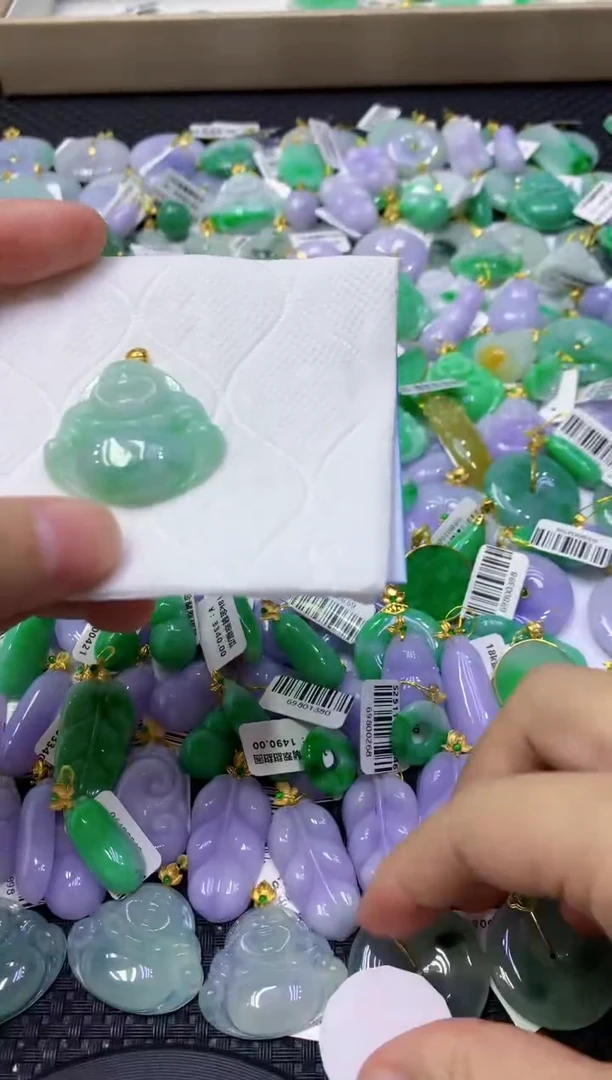 颈饰未镶嵌翡翠天然缅甸翡翠A货