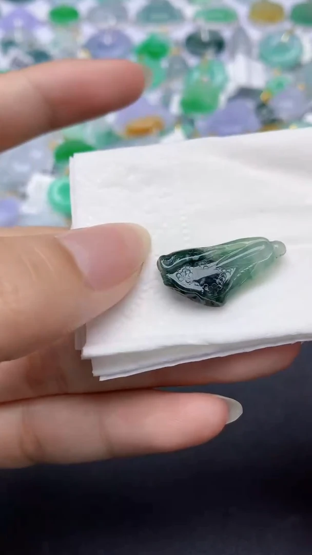 翡翠未镶嵌颈饰天然缅甸a货翡翠