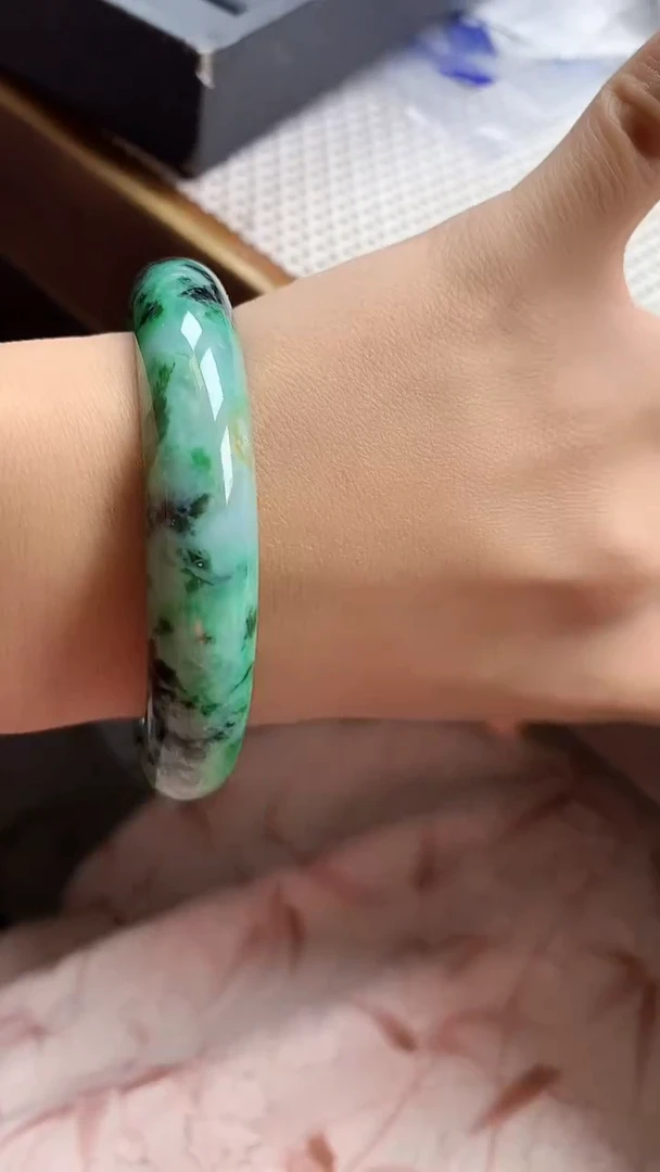 【闪购商品】翡翠手镯未镶嵌手镯