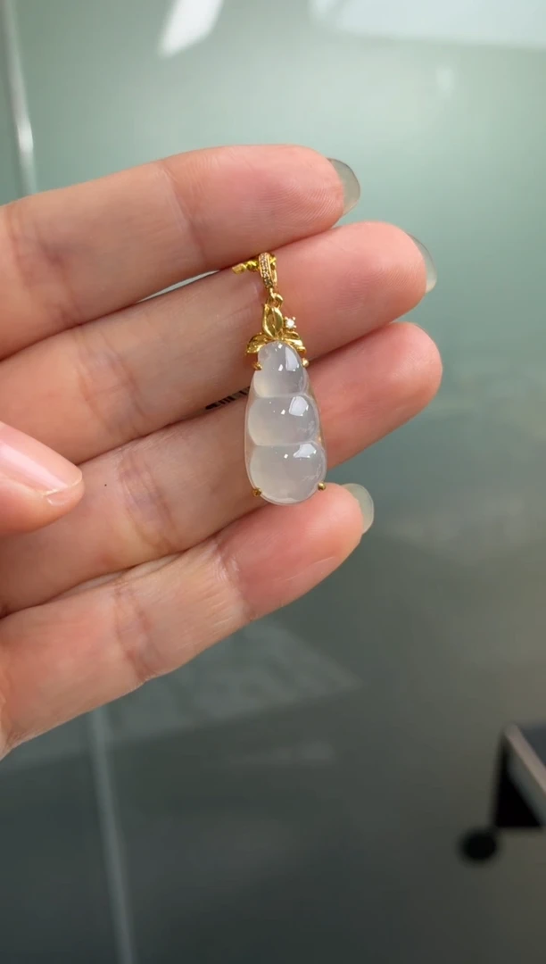 颈饰18K金镶嵌翡翠天然翡翠A货