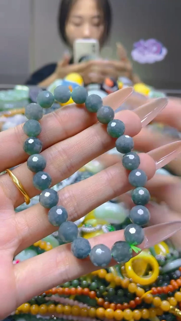 翡翠未镶嵌颈饰8MM/S/翡翠A货，一件也是批发价