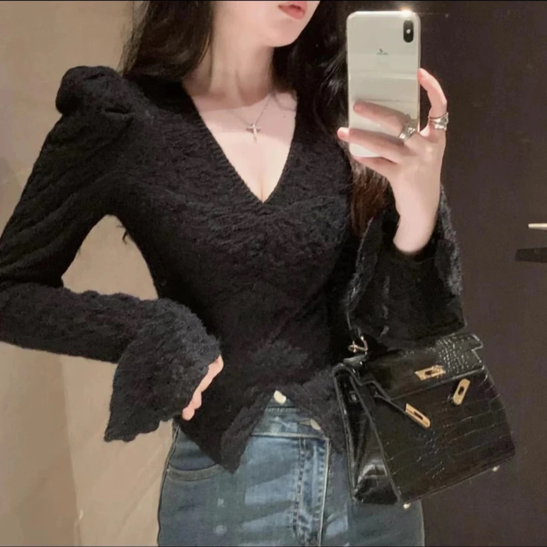 【JIAYI】气质蕾丝V领打底上衣