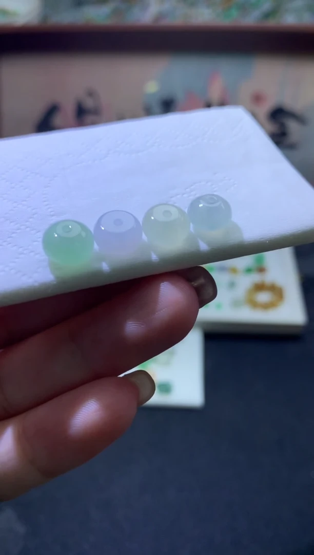 定制翡翠未镶嵌卡8mm