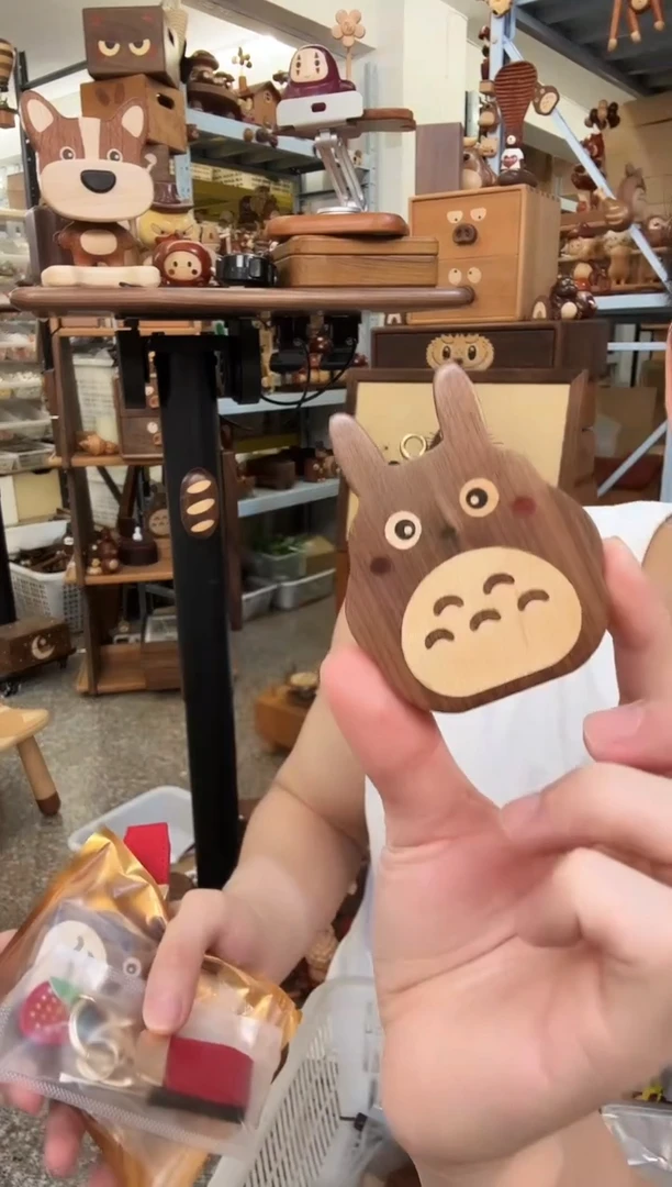 木红色钥匙挂双面猫