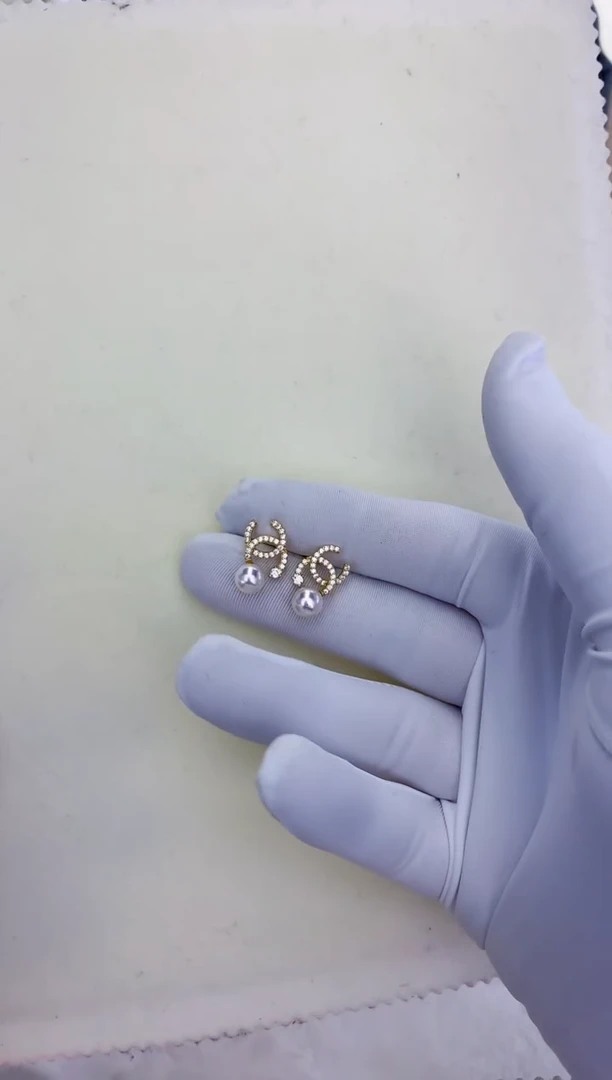 银S925镶嵌饰品海水珍珠设计款耳饰