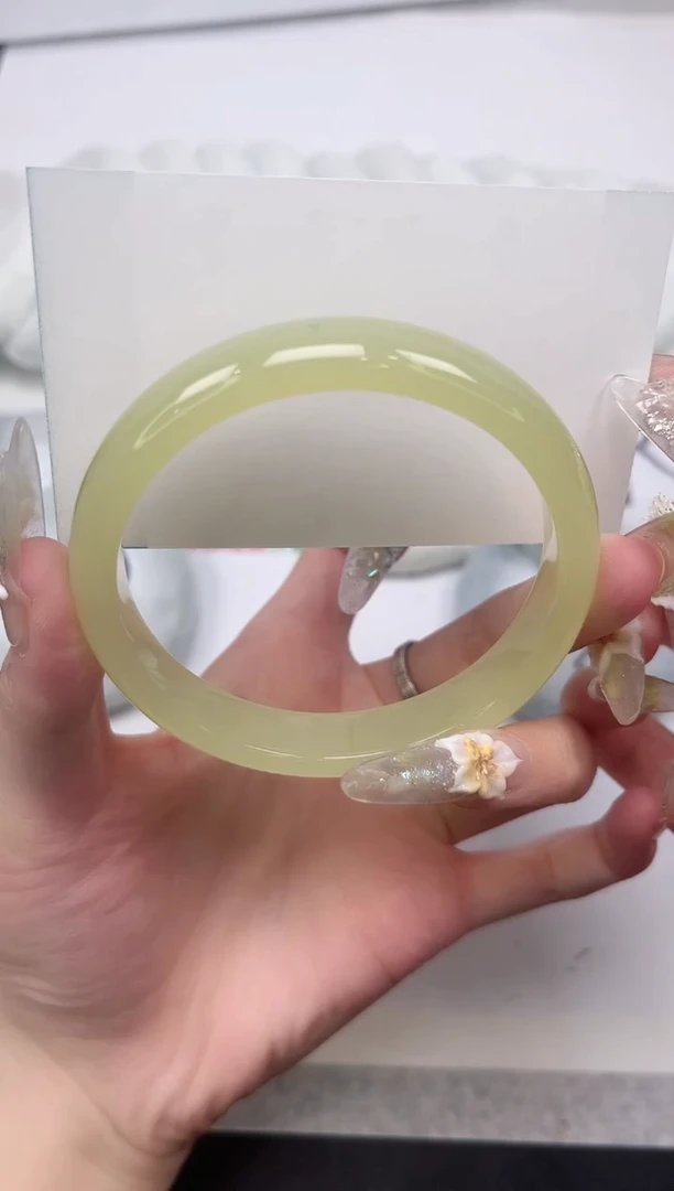 未镶嵌手镯石英质玉265-61.4