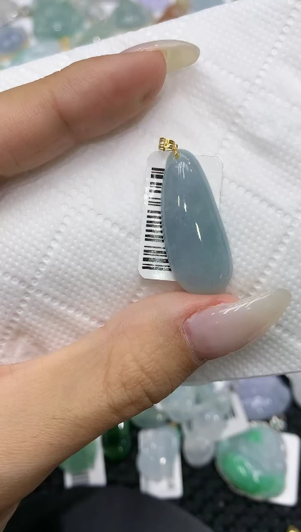 颈饰18K金镶嵌翡翠111111111111