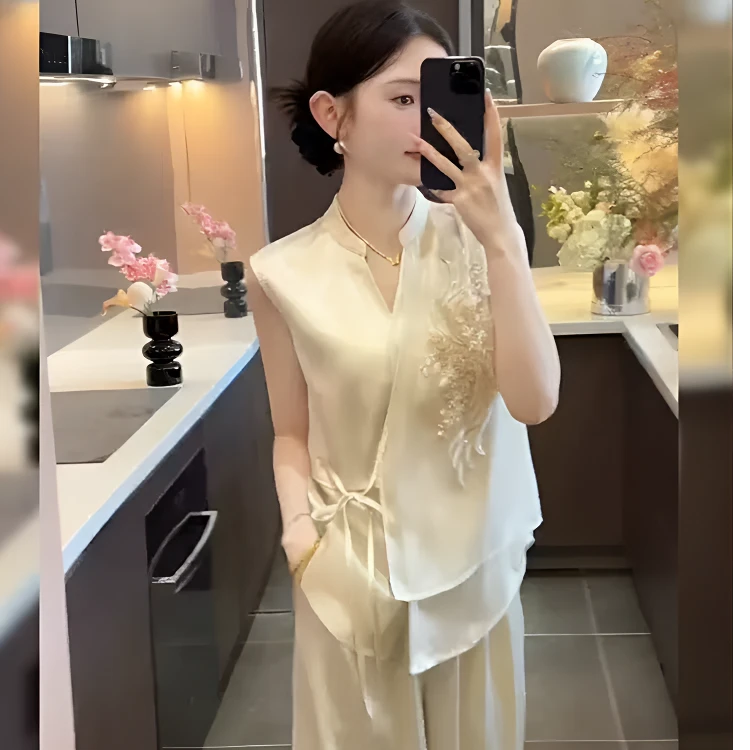 夏季新中式国风亮片刺绣马甲女时尚气质显瘦复古百搭无袖马夹上衣