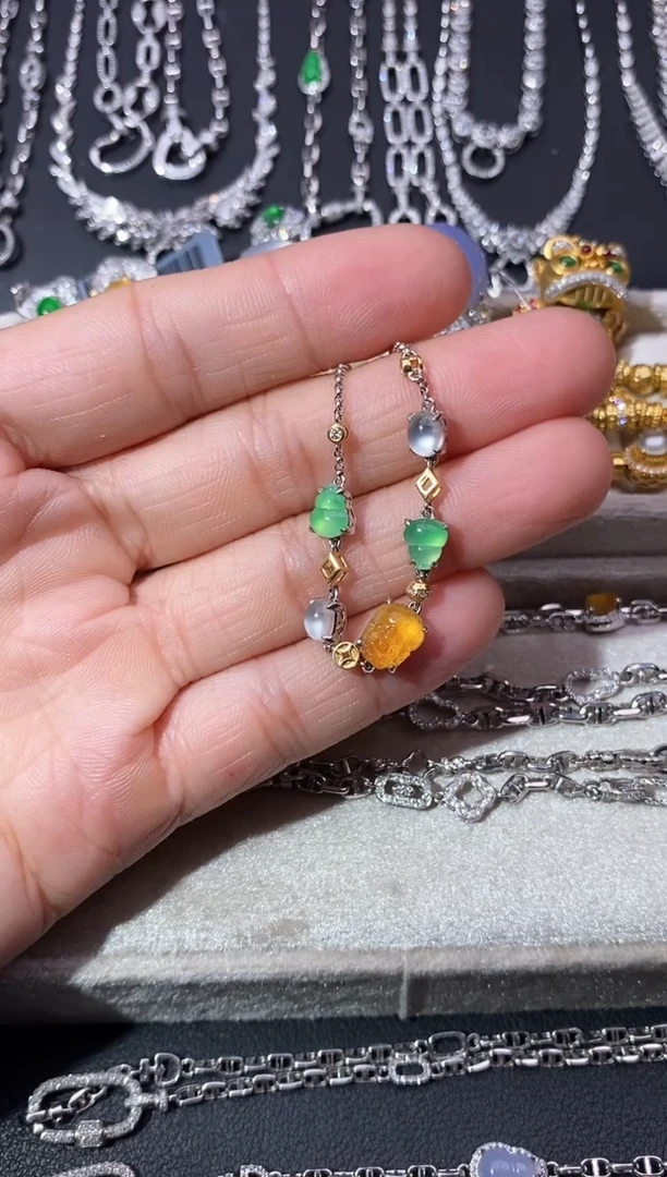 18K金镶嵌手链翡翠手链