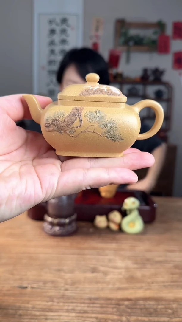 【闪购商品】紫砂茶壶荆玉四方   泥绘松鼠