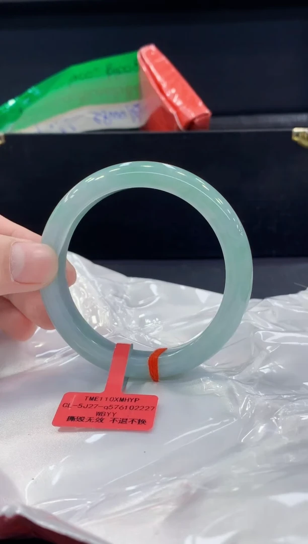 未镶嵌手镯翡翠翡翠手镯
