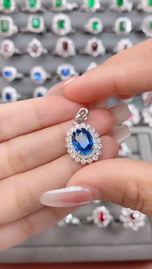 蓝宝石吊坠铂Pt950镶嵌-2.3克拉