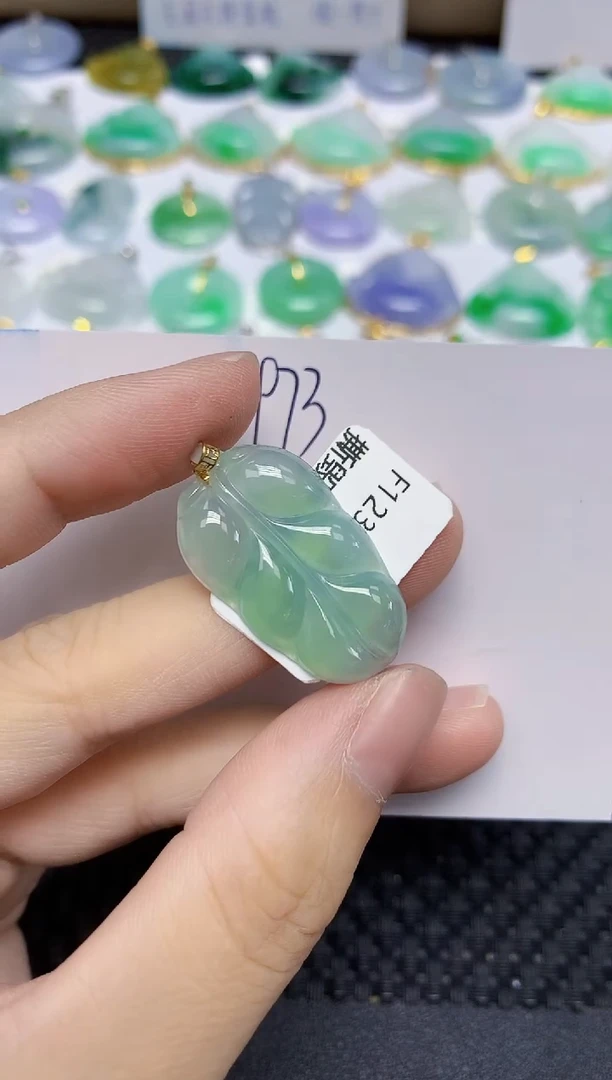翡翠未镶嵌颈饰天然缅甸翡翠A货