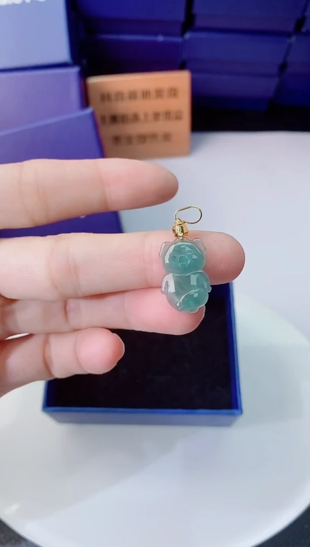 翡翠未镶嵌颈饰1