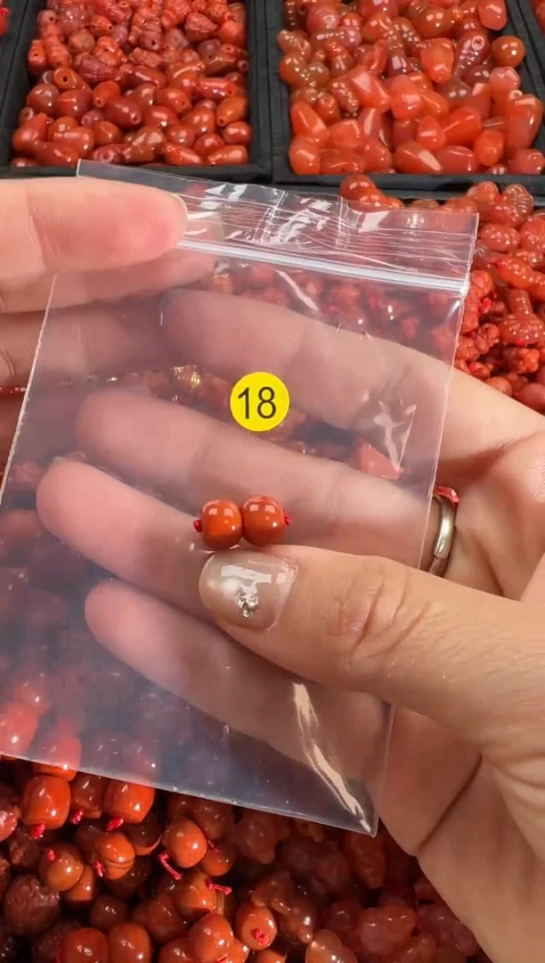 【闪购商品】南红玛瑙颈饰未镶嵌1