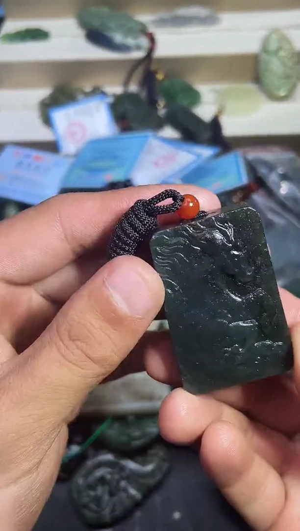 颈饰未镶嵌和田玉1
