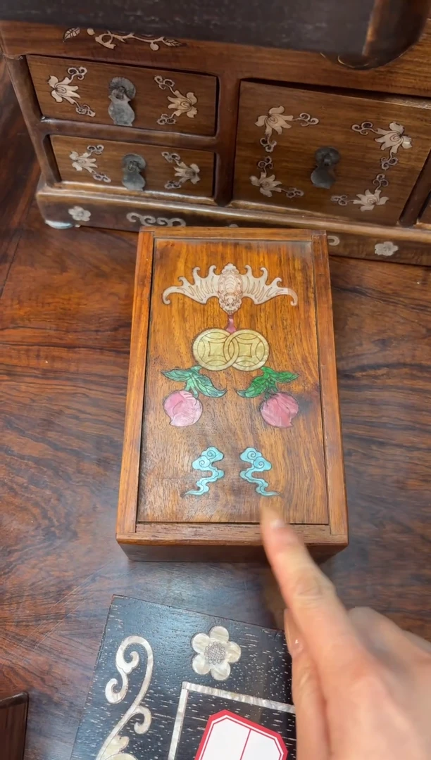 木花梨螺钿工艺首饰盒