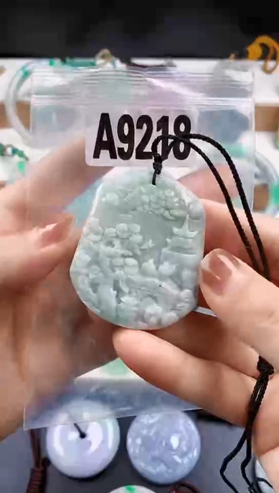 颈饰未镶嵌翡翠天然翡翠吊坠挂件