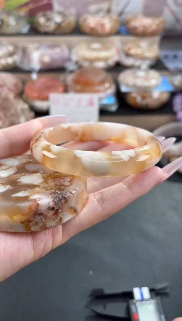 未镶嵌手镯石英质玉59