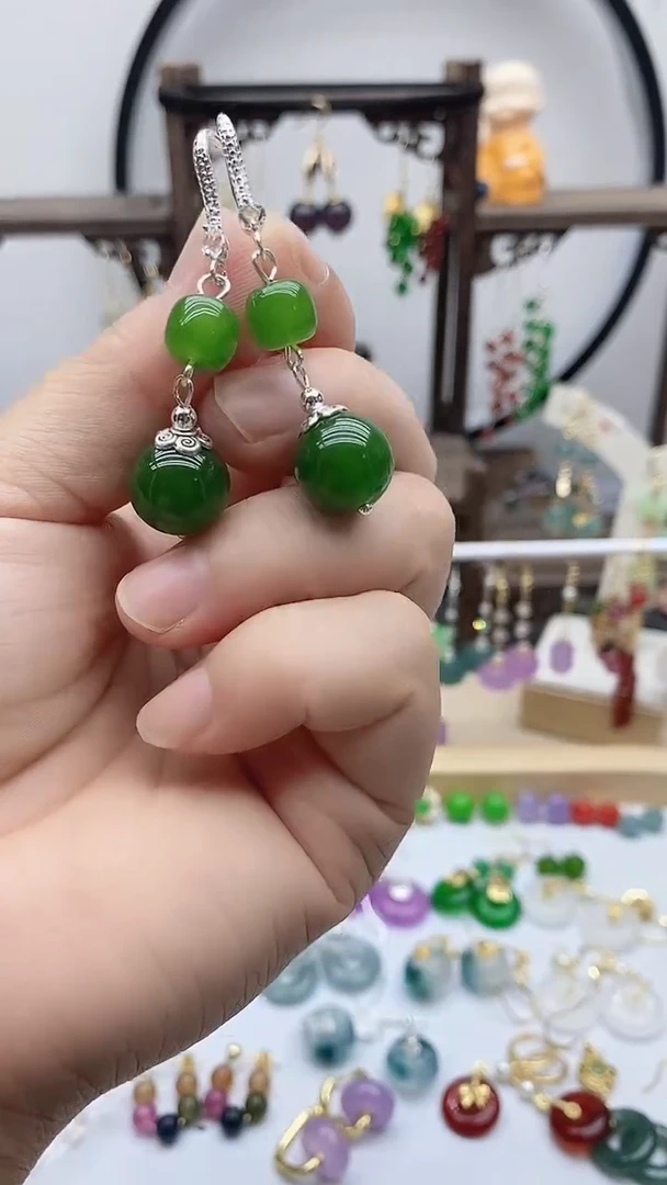 银S925镶嵌石英质玉（天山翠）耳饰204