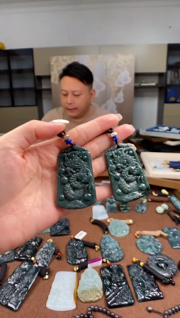 颈饰未镶嵌翡翠多样性发其一