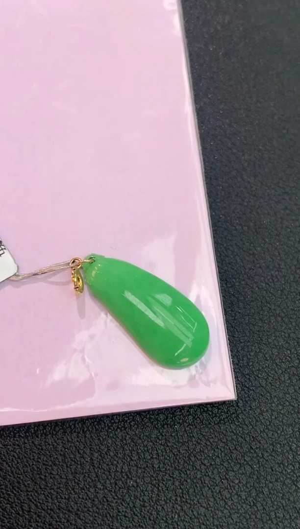 颈饰18K金镶嵌翡翠赠礼盒 丁丁