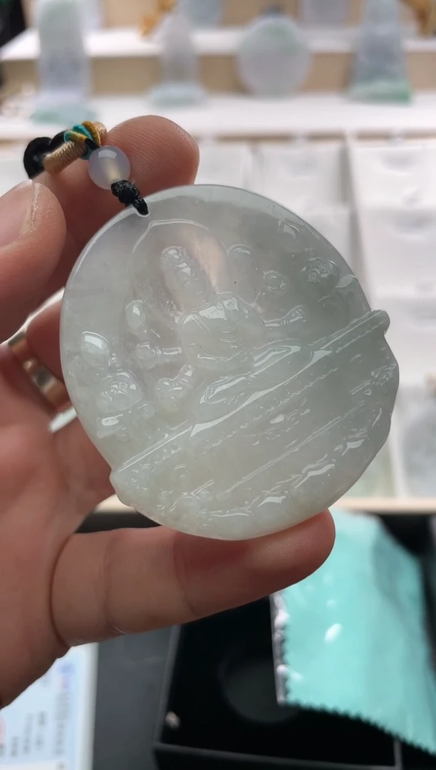 翡翠未镶嵌颈饰..../4/26/ 254