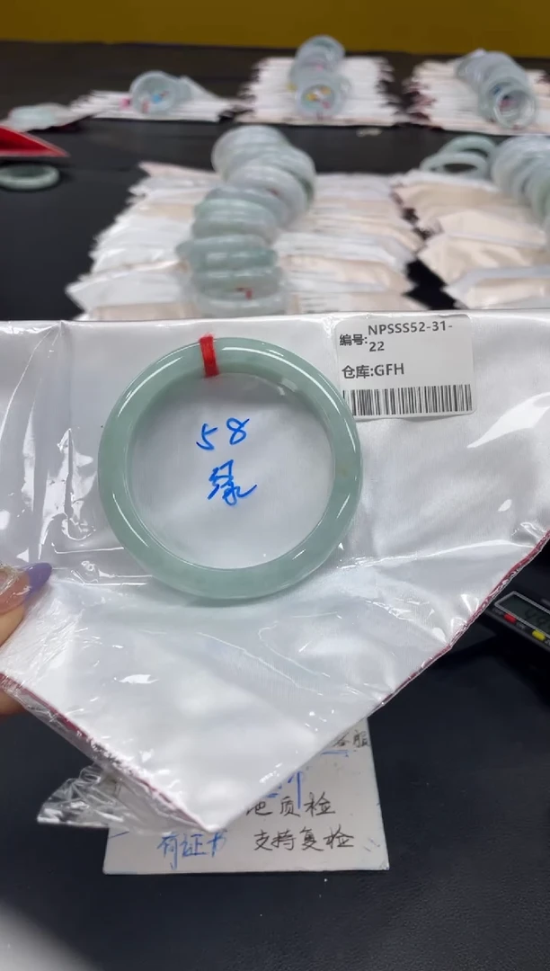 未镶嵌手镯翡翠翡翠手镯