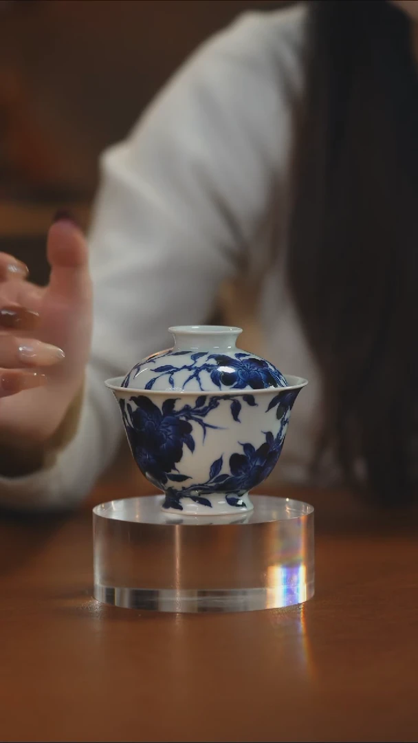 青花杜鹃花盖碗